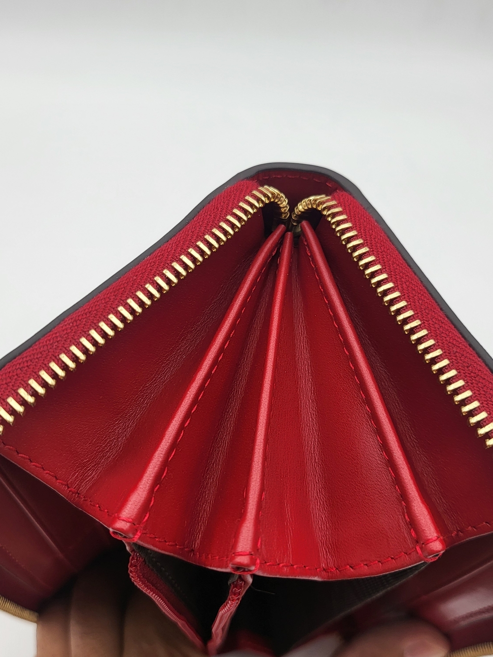 GUCCI Calfskin Sylvie Zip Around Long Wallet Hibiscus Red 476083. Authentic.. - Picture 13 of 16